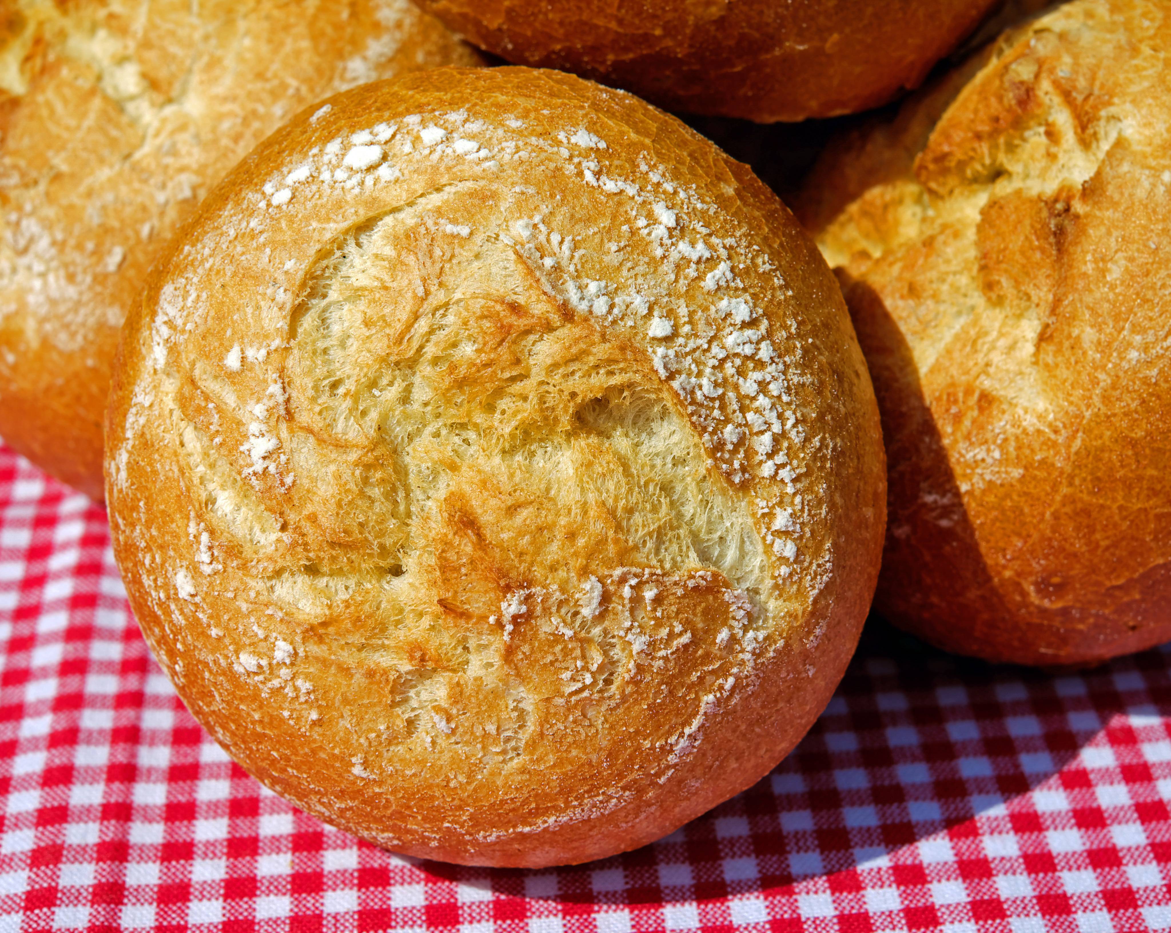 Frische Brötchen Wirthshof